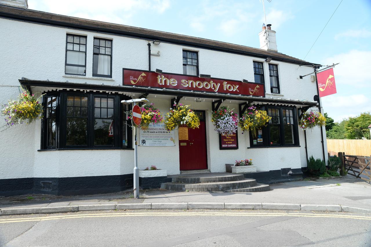 The Snooty Fox Warminster Otel Dış mekan fotoğraf